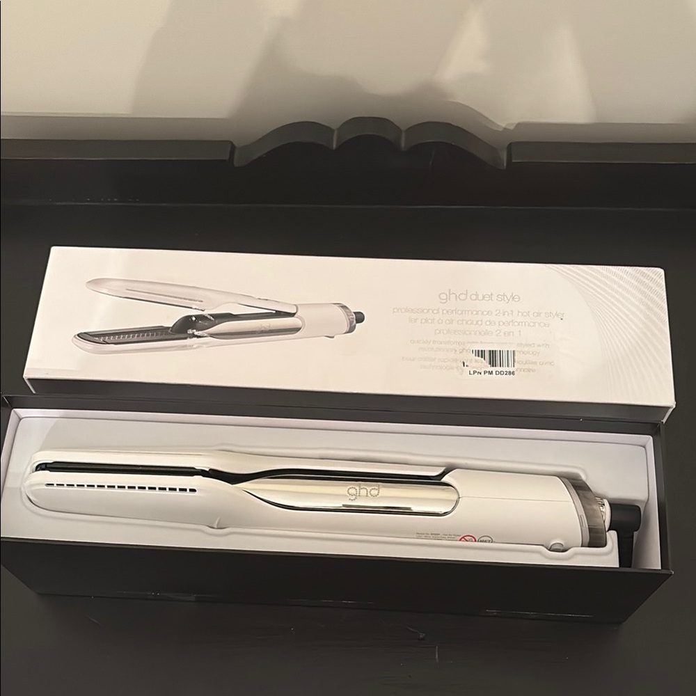 ghd White Grooming Tool Sleek Design Professional Finish